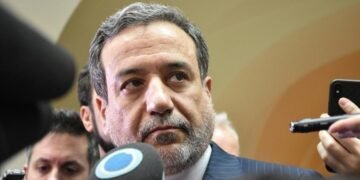 Iranian, Saudi foreign ministers discuss US negotiations, regional developments
