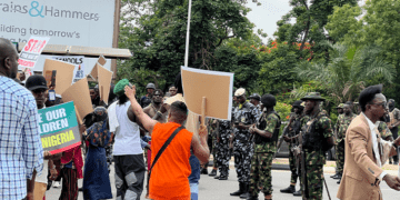 Protesters converge on Abuja, seek Oyo pupils, teachers’ safe return amid heavy security around Aso Villa