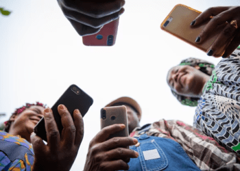 New studies link smartphones to low fertility rate