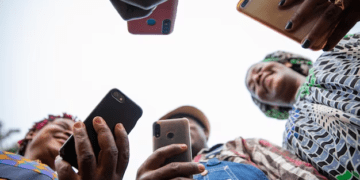 New studies link smartphones to low fertility rate
