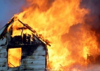 Jealous Benue woman arrested for killing boyfriend’s two daughters after setting his house ablaze