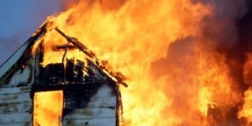 Jealous Benue woman arrested for killing boyfriend’s two daughters after setting his house ablaze