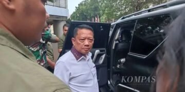 Indonesia’s top anti-corruption prosecutor resigns after police found gold, $20 million cash in his home