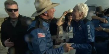 Wally Funk, oldest woman to go into space, dies at 87