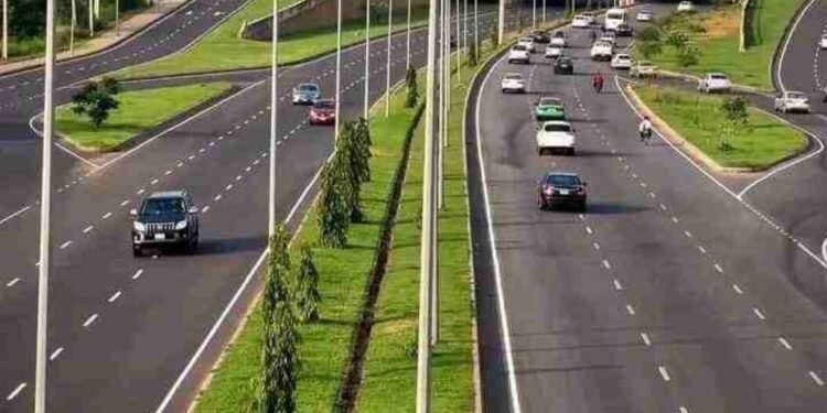 Renewed U.S.-Iran War: Nigerian motorists decry petrol price hike as Brent crude jumps to $90