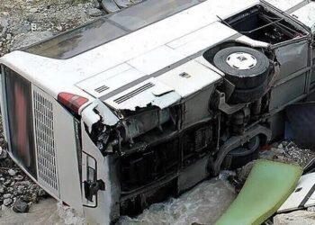12 killed after tourist bus overturns in Hungary