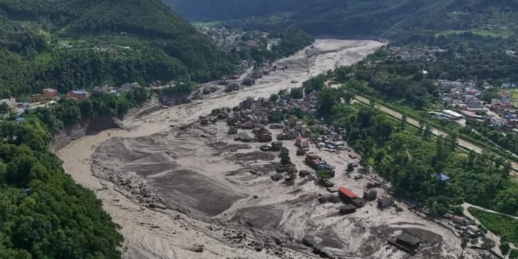 Nepal death toll reaches 903, 4,247 missing