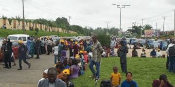 PHOTOS: Hundreds of civil servants storm Osun state secretariat to celebrate Adeleke’s re-election