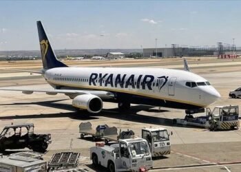 Probe finds engine debris smashed Ryanair window, partially sucked passenger out