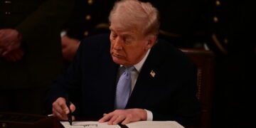 Trump initiates plans to revoke visas of 200,000 asylum seekers