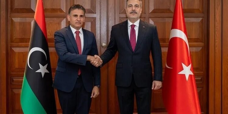 Turkish foreign minister receives Libya’s acting chief of general staff