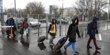 Swiss lawmakers back stricter asylum measures
