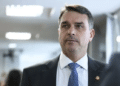 Flávio Bolsonaro flees Brazil, arrives in Miami with cancelled passports amid money laundering probe