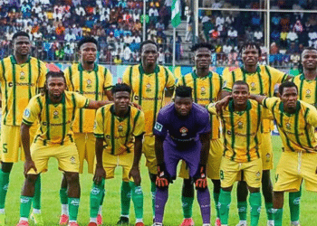 Kwara United defeat 10-man Ranchers Bees 2-1 in Ilorin