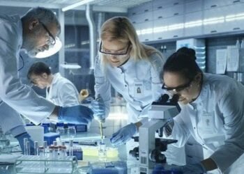 Study finds trust in science fell below pre-COVID-19 levels, links decline to financial hardship