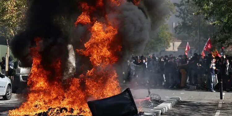 Students riot over overcrowded classrooms, teacher shortages in France